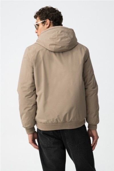 Cazadora con capucha BEIG
